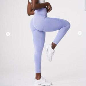 NVGTN PERIWINKLE CONTOUR SEAMLESS LEGGINGS SIZE M